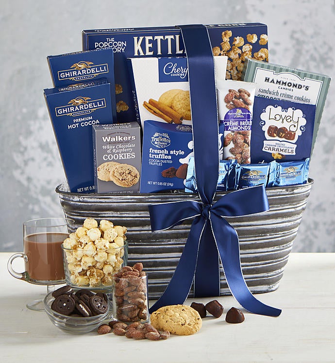 Distinctive Delights Holiday Gift Basket