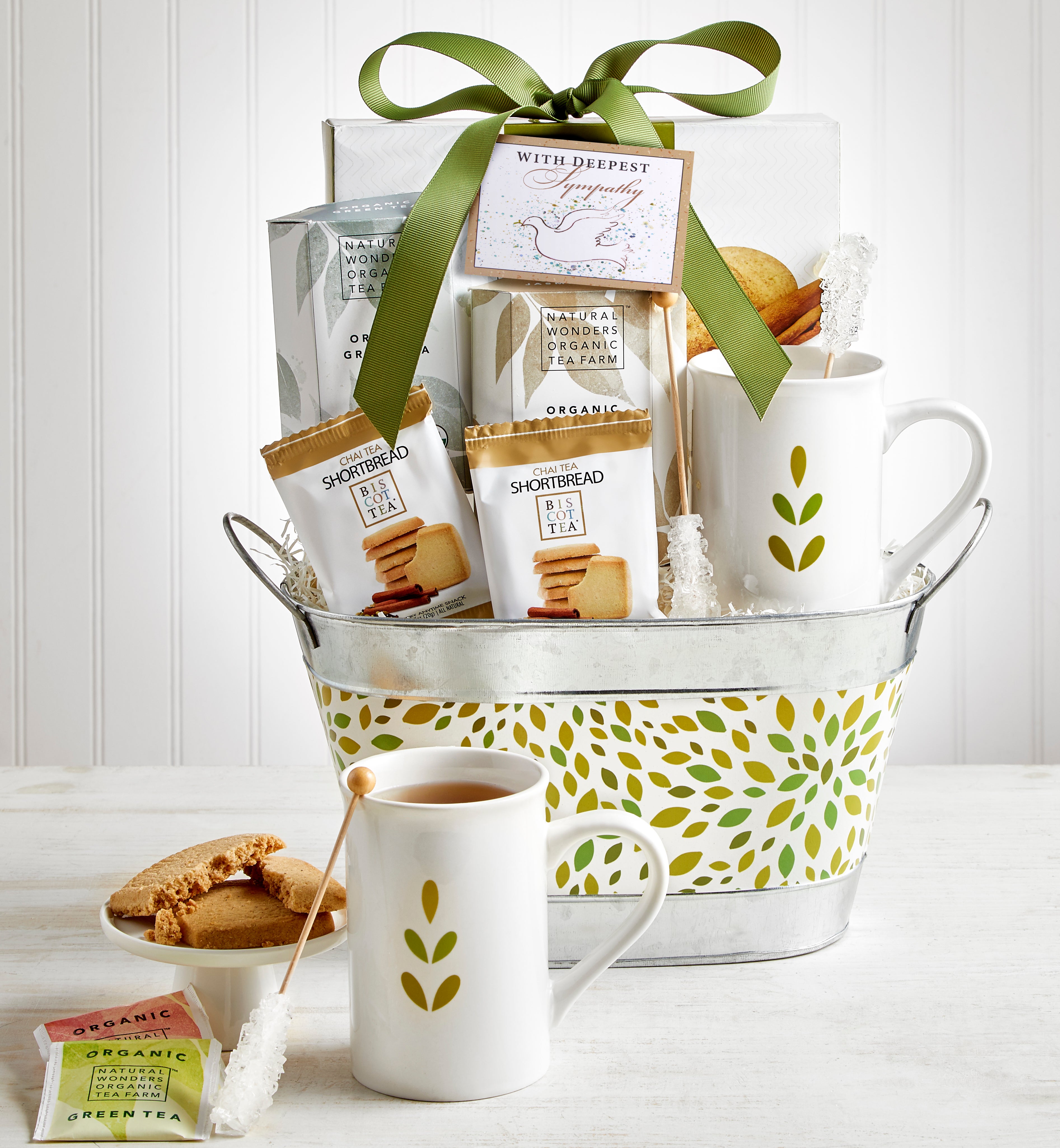 Large tea gift case (teapot, creamer, sugar bowl, 6 tea cups and saucers)  Prunus | Porcelaine Bernardaud