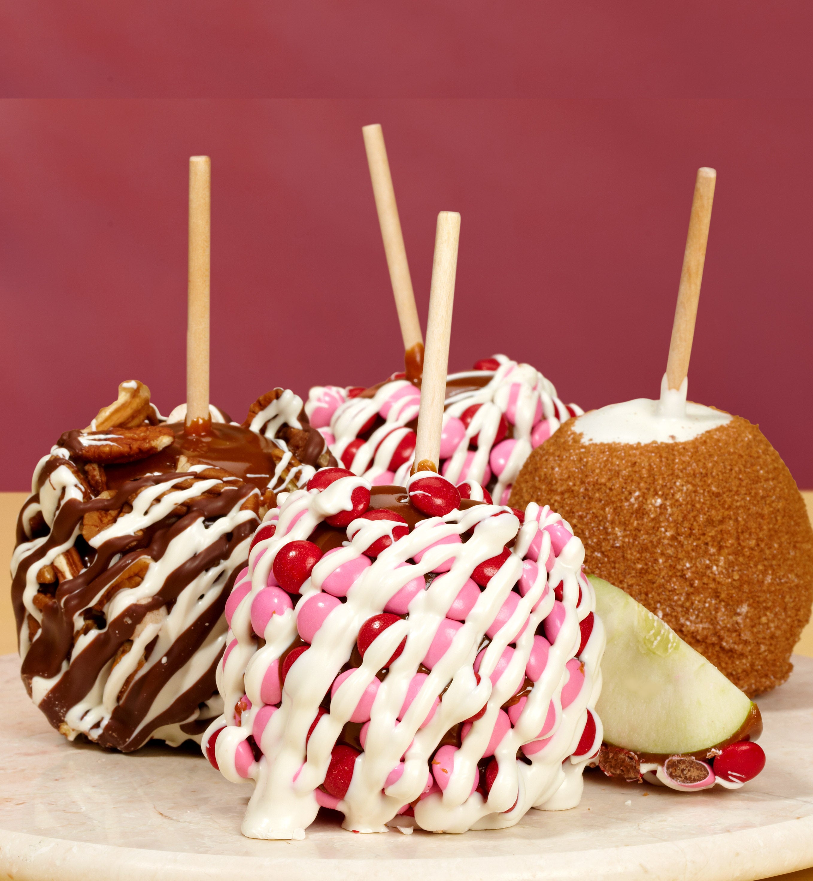 Kiss Me Valentine's Day Caramel Apples 4 Pack